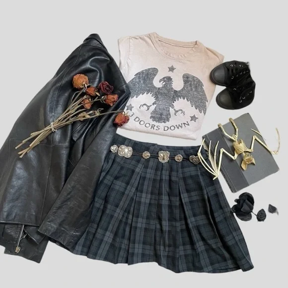 Vintage 3 Doors Down juniors petite eagle graphic print cream band tee - Picture 9 of 9